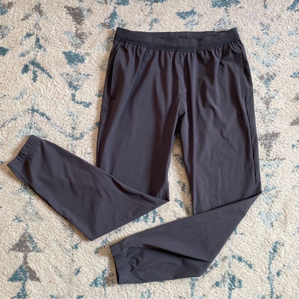Gymshark Women's Large Dark Gray Nylon Jogger Pants